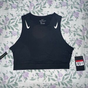 Brand New With Tags Women’s Nike Breathable Workout Crop Top